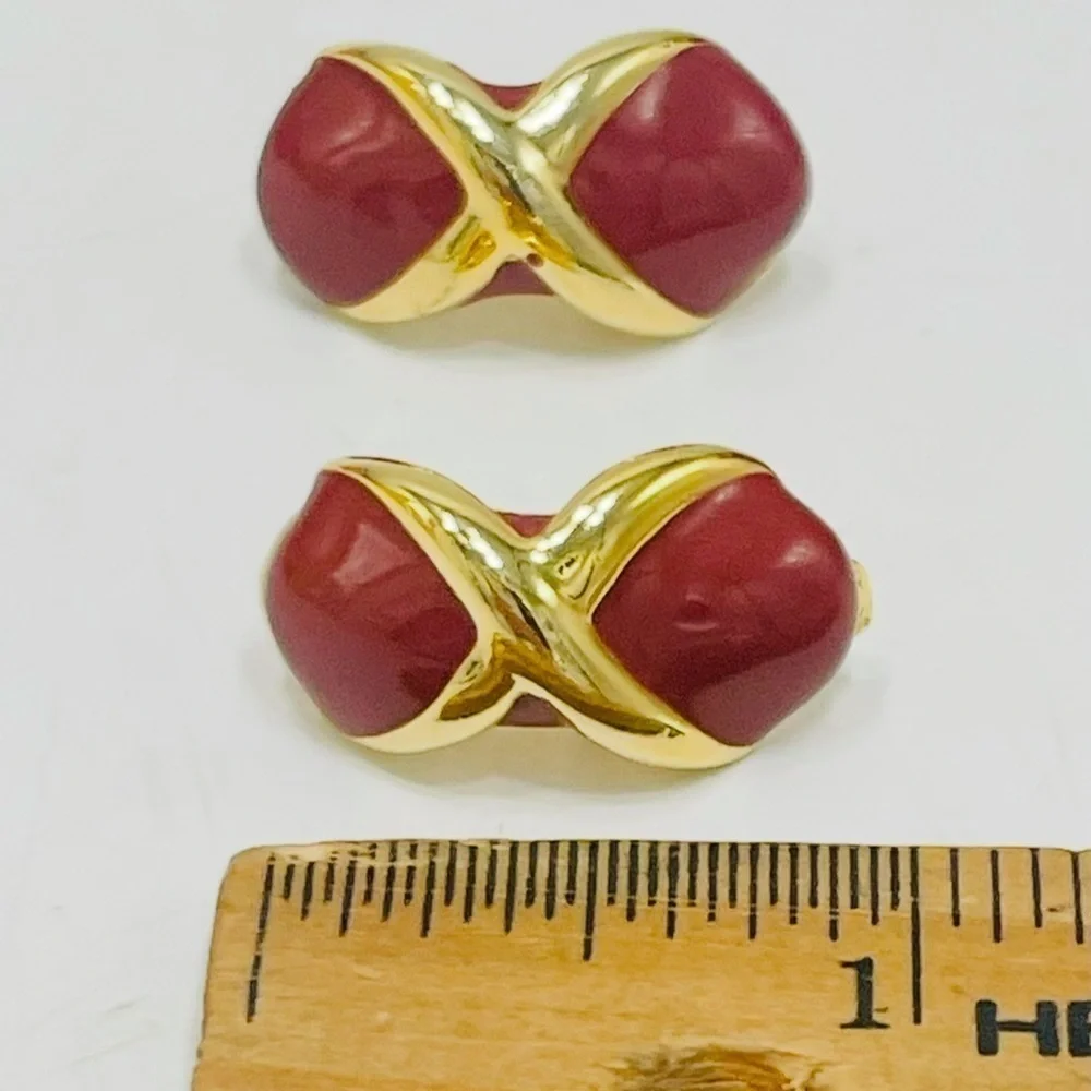 3/$18 Vintage Enamel Red Rust Gold Tone Clip-on Earrings Burgundy